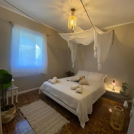 Amalia 21 شقة Kanálion